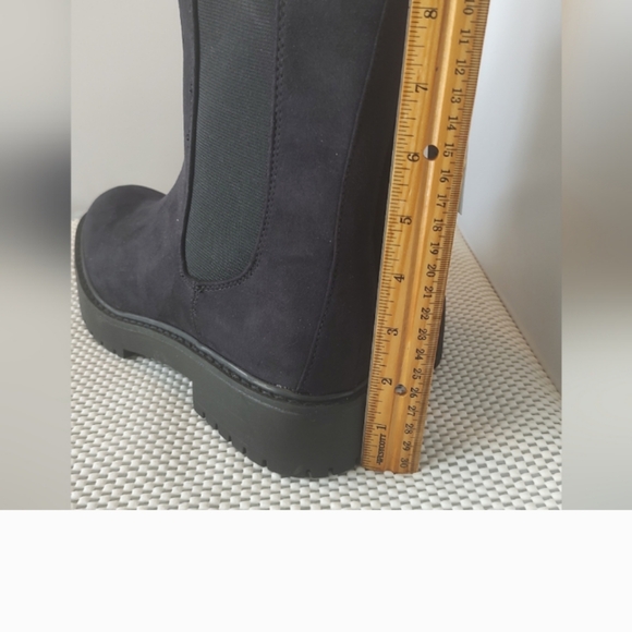 Time and Tru Women's Mid Shaft Chelsea Boots 9W Chucky Heels NWT Combat Side Zip - Picture 6 of 8